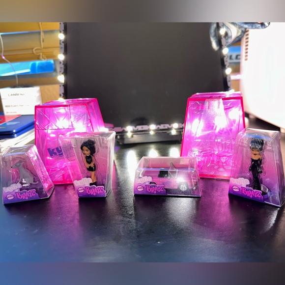 KYLIE X BRATZ - Picture 6 of 6